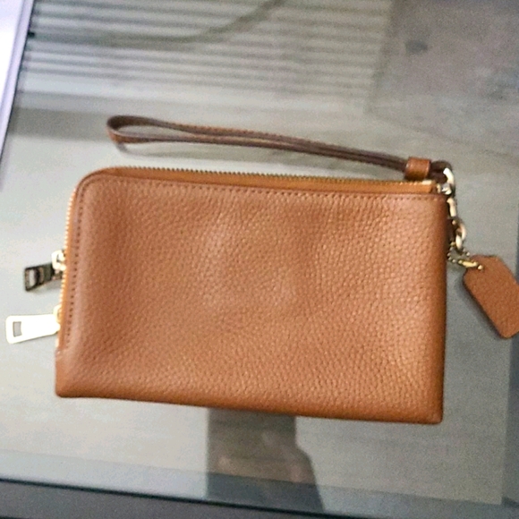 Coach wristlet - Picture 2 of 4